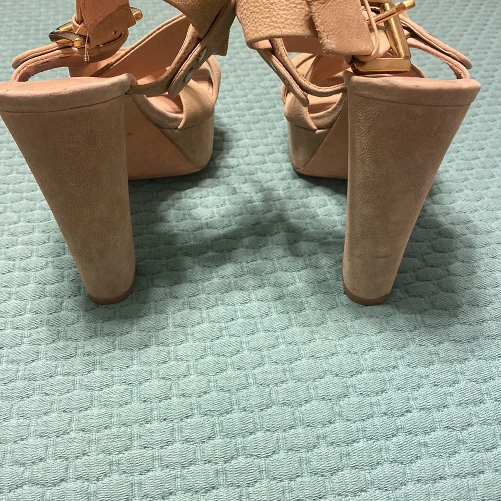 Pour La Victoire Nealla Nubuck Leather Platform Heel